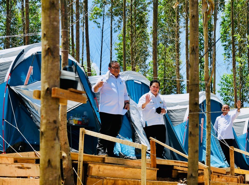 Presiden Jokowi bersama Meteri lainnya bertenda di IKN (Dok: Biro Pers Sekretariat Presiden) Presiden Jokowi bersama Meteri lainnya bertenda di IKN (Dok: Biro Pers Sekretariat Presiden)