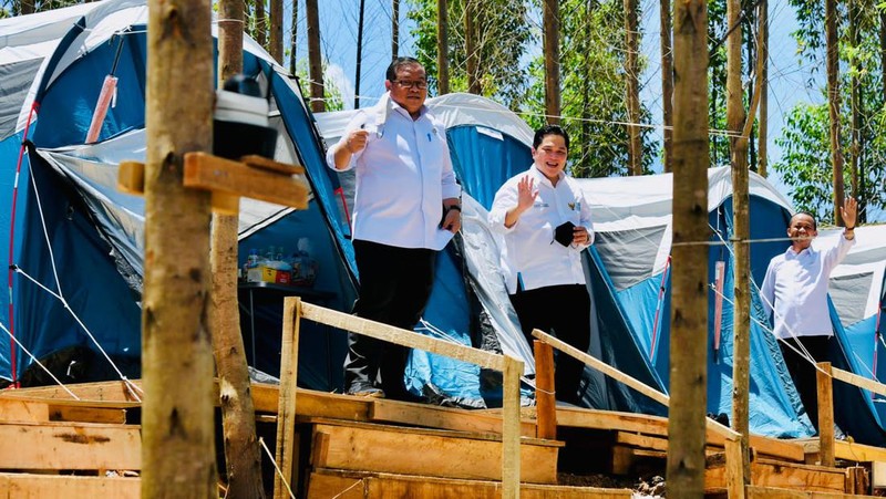 Presiden Jokowi bersama Meteri lainnya bertenda di IKN (Dok: Biro Pers Sekretariat Presiden)