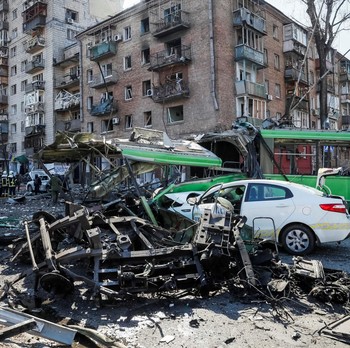 Potret Ngeri Serangan Terbaru Rusia ke Kyiv Ukraina, 2 Tewas