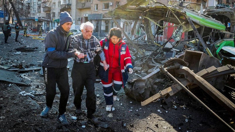 Rusia serang apartemen Kyiv, Ukraina (REUTERS/GLEB GARANICH)