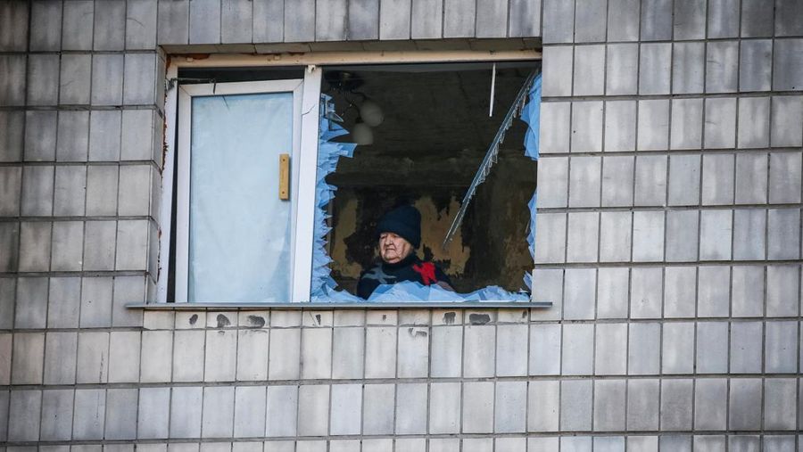 Rusia serang apartemen Kyiv, Ukraina (REUTERS/GLEB GARANICH)