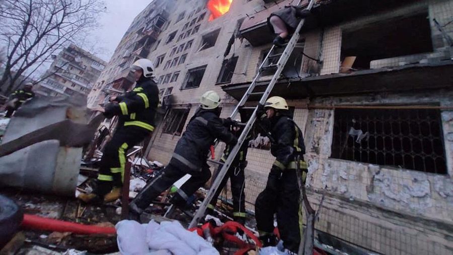 Rusia serang apartemen Kyiv, Ukraina (REUTERS/GLEB GARANICH)