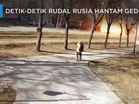 Ngeri! Ini CCTV Detik-detik Rudal Rusia Hantam Gedung di Kyiv