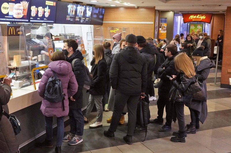 McDonald's akan menutup gerainya di Rusia. AP/ McDonald's akan menutup gerainya di Rusia. AP/