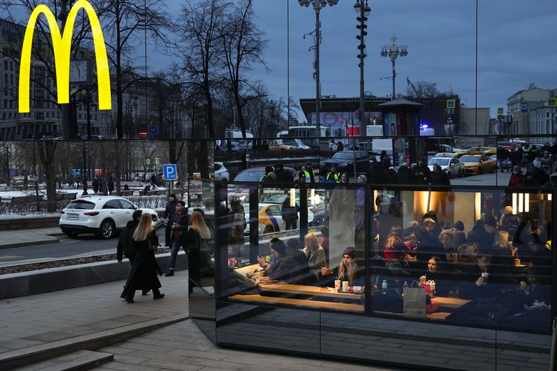 McDonald's akan menutup gerainya di Rusia. AP/ McDonald's akan menutup gerainya di Rusia. AP/