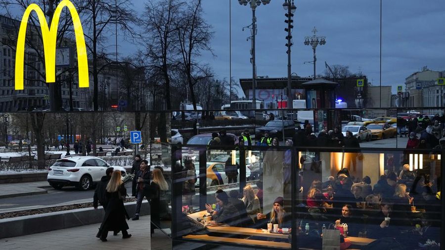 McDonald's akan menutup gerainya di Rusia. AP/