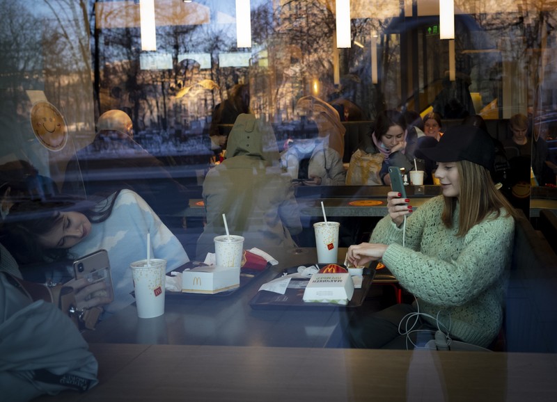 McDonald's akan menutup gerainya di Rusia. AP/ McDonald's akan menutup gerainya di Rusia. AP/