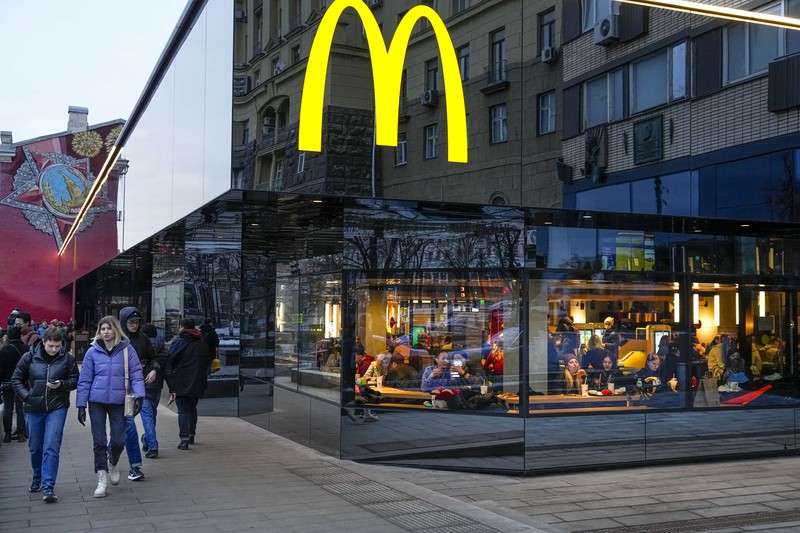 McDonald's akan menutup gerainya di Rusia. AP/ McDonald's akan menutup gerainya di Rusia. AP/