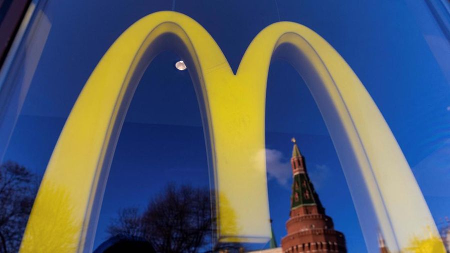 McDonald's akan menutup gerainya di Rusia. (REUTERS/MAXIM SHEMETOV)