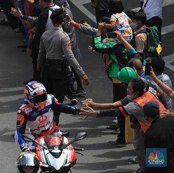 Jokowi Absen, Parade Para Pembalap MotoGP Tetap Meriah!