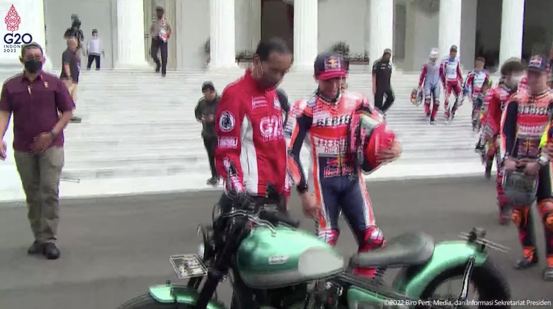 Audiensi Presiden Jokowi dengan Pembalap MotoGP, Istana Merdeka, 16 Maret 2022 (Tangkapan layar youtube Setpres RI) Audiensi Presiden Jokowi dengan Pembalap MotoGP, Istana Merdeka, 16 Maret 2022 (Tangkapan layar youtube Setpres RI)