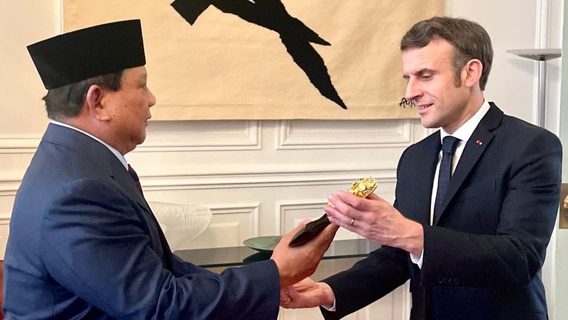 Menhan prabowo bertemu Emmanuel macron di Prancis (Tangkapan layar Instagram/@prabowo)