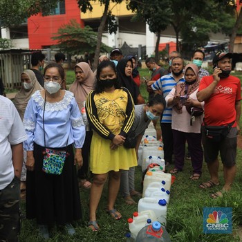Truk Migor Curah Langsung Diserbu Pedagang di Pasar Senen