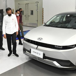 Kendaraan Dinas Pemerintah Pakai Mobil Listrik, Cek Harganya