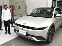 Mau Jadi Raja Baterai, RI Ramal 15 Juta EV Mengaspal di 2030