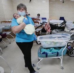 Ini Alasan Suburnya Industri 'Pabrik Bayi' di Ukraina