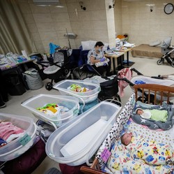 Kisah Pilu Ibu Surogasi Lindungi Bayi dari Perang di Ukraina
