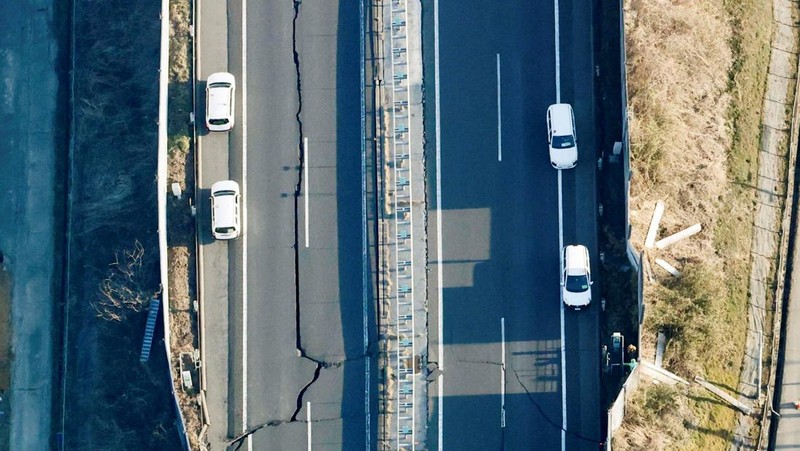 Gemap di Jepang pada Kamis (17/3/2022). (Kyodo News via AP)