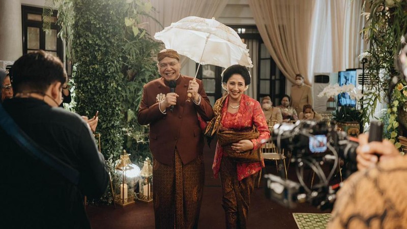 Prosesi siraman Putri Tanjung jelang pernikahan. (Dok.Ist)