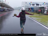 Penampakan Pawang Hujan Coba 'Hentikan' Hujan di Mandalika