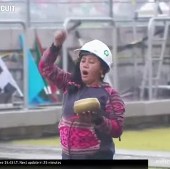 Aksi Pawang Hujan di Mandalika Bikin Pembalap MotoGP Melongo!