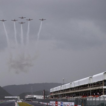 Sebelum Oliveira Juara, Langit Mandalika Ramai 'Burung Besi'