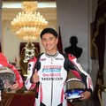 Ini Sosok Mario Aji, Si Pebalab Moto3 yang Start Baris Depan