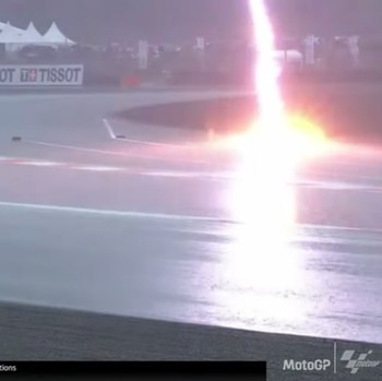 Momen Heboh MotoGP, Petir Meledak Sampai Pawang Hujan