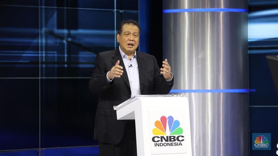 Chairman & Founder CT Corp, Chairul Tanjung memberikan opening remarks pada CNBC Indonesia Economic Outlook 2022. (CNBC Indonesia/ Tri Susilo)