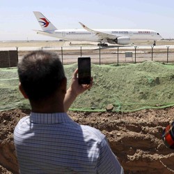 China Eastern Airlines Kandangkan Ratusan Boeing 737-800