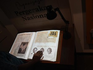 Teks Cerita Sejarah: Pengertian, Ciri-ciri, dan Struktur