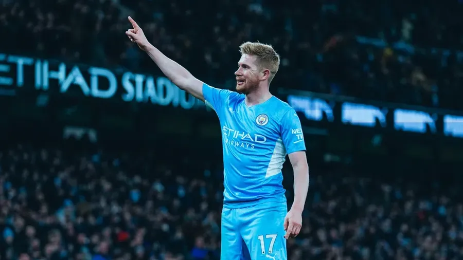 Kevin de Bruyne merayakan gol saat Manchester City mengalahkan Manchester United 4-1 di Etihad Stadium