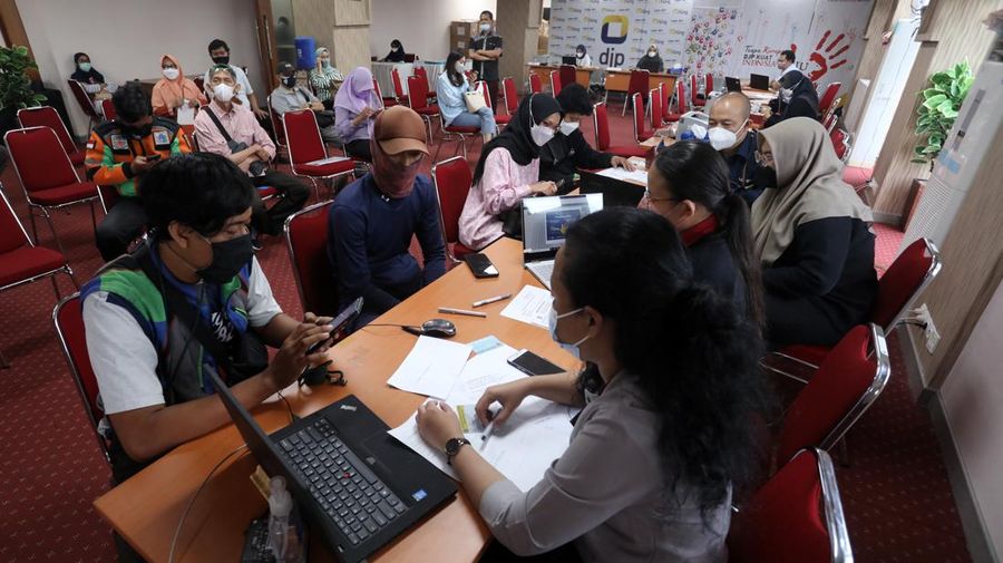 Jelang Batas Akhir, Wajib Pajak Mulai Melaporkan SPT Tahunannya. (CNBC Indonesia/Andrean Kristianto)