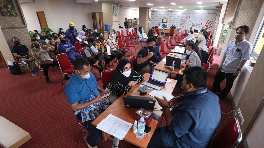 Jelang Batas Akhir, Wajib Pajak Mulai Melaporkan SPT Tahunannya. (CNBC Indonesia/Andrean Kristianto)