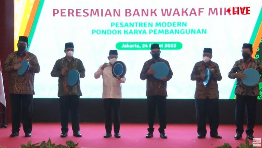 Peresmian Bank Wakaf Mikro Pesantren Modern Pondok Karya Pembangunan DKI Jakarta. (Tangkapan Layar Youtube)