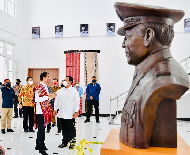 Presiden Joko Widodo meresmikan Politeknik Dr. Aloysius Benedictus Mboi, Universitas Pertahanan Republik Indonesia (Unhan) di Kabupaten Belu, Nusa Tenggara Timur (NTT), pada Kamis, 24 Maret 2022. ( Laily Rachev - Biro Pers Sekretariat Presiden) Presiden Joko Widodo meresmikan Politeknik Dr. Aloysius Benedictus Mboi, Universitas Pertahanan Republik Indonesia (Unhan) di Kabupaten Belu, Nusa Tenggara Timur (NTT), pada Kamis, 24 Maret 2022. ( Laily Rachev - Biro Pers Sekretariat Presiden)