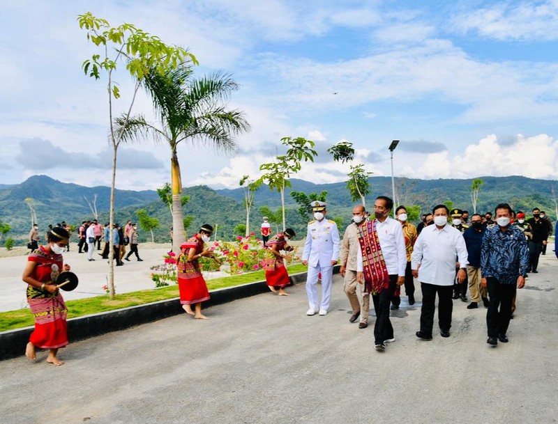 Presiden Joko Widodo meresmikan Politeknik Dr. Aloysius Benedictus Mboi, Universitas Pertahanan Republik Indonesia (Unhan) di Kabupaten Belu, Nusa Tenggara Timur (NTT), pada Kamis, 24 Maret 2022. ( Laily Rachev - Biro Pers Sekretariat Presiden) Presiden Joko Widodo meresmikan Politeknik Dr. Aloysius Benedictus Mboi, Universitas Pertahanan Republik Indonesia (Unhan) di Kabupaten Belu, Nusa Tenggara Timur (NTT), pada Kamis, 24 Maret 2022. ( Laily Rachev - Biro Pers Sekretariat Presiden)