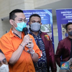 Indra Kenz Divonis 10 Tahun Penjara & Denda Rp 5 M