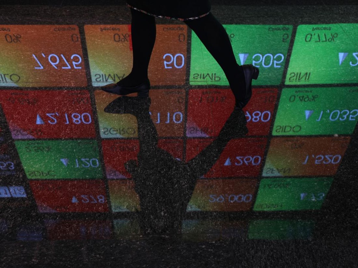 IHSG Tertekan Berat, Pelan tapi Pasti Ada Aksi Jual Asing dan Isu Ekonomi