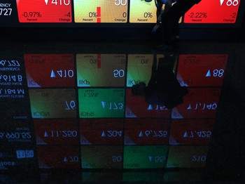 IHSG Makin Ambruk, Sudah Turun Nyaris 5%!