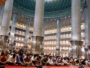 9 Amalan Sunah Sebelum Salat Jumat, Laki-laki Muslim Wajib Tahu!