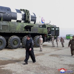 Uji Coba Rudal 'Raksasa', Korut Kena Sanksi Amerika Lagi