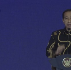 Malu dan Sedih, Jokowi Ungkap Kementerian Impor Pulpen-Buku
