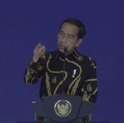 Titah Jokowi Kepada Erick: Copot Bos BUMN yang tidak Taat!