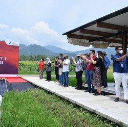 Percepat Energi Baru, Satgas ESC B20 Pasang PLTS di 10 Desa
