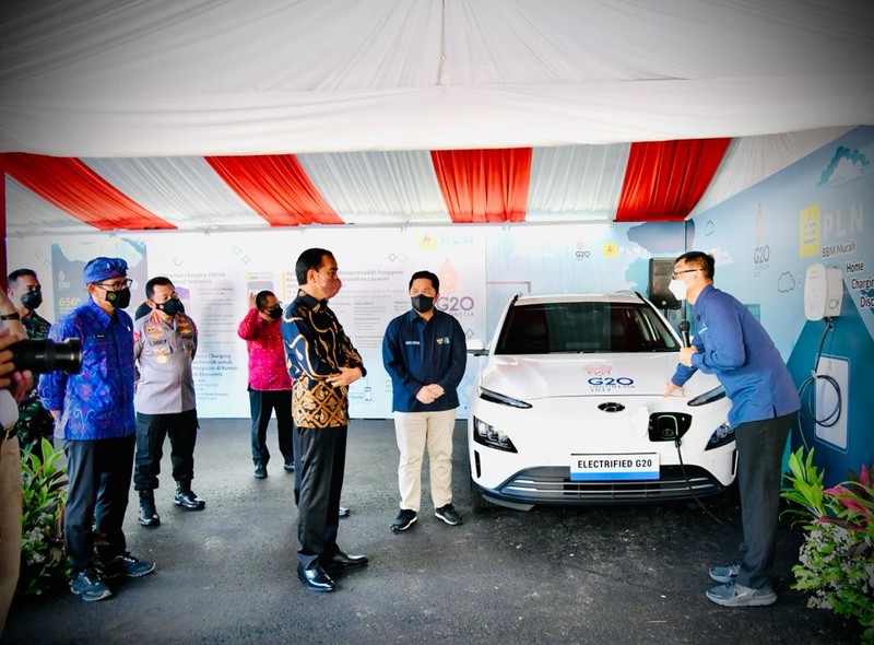 Presiden Jokowi Resmikan SPKLU Ultra Fast Charging Pertama di Indonesia. (Kris - Biro Pers Sekretariat Presiden)