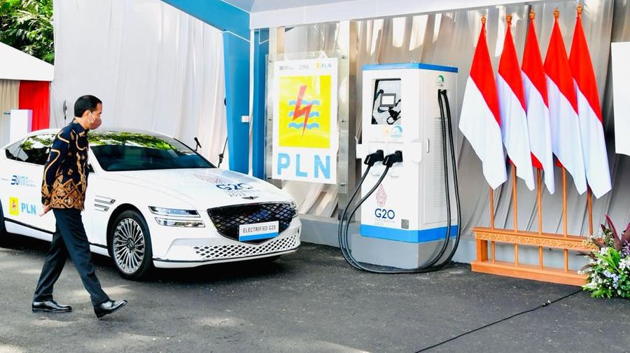 Presiden Jokowi Resmikan SPKLU Ultra Fast Charging Pertama di Indonesia. (Kris - Biro Pers Sekretariat Presiden)