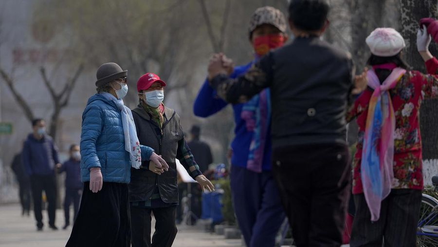 Lonjakan kasus covid-19 di China (AP/Andy Wong)