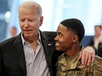 Tenang, Polandia! Biden Janji Bantu Tangani Pengungsi Ukraina