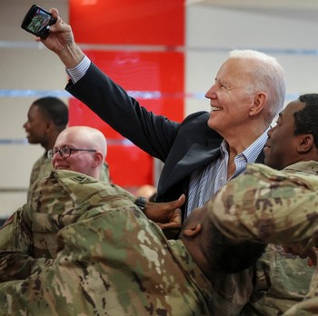 Biden Bertemu Pasukan AS di Polandia, Siap Serbu Rusia?